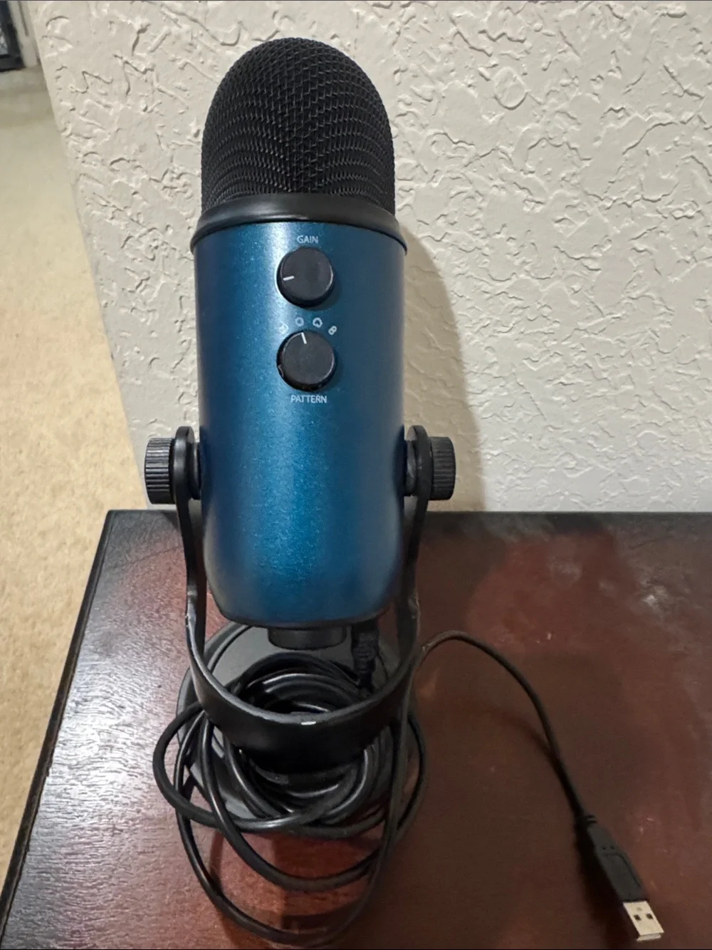 Blue Yeti USB Condenser Microphone - Brand Unspecified